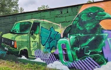 Zielony mural przy ulicy Podgórnej | autor: Sawcity, rok: 2022