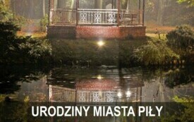 Plakat. W tle jest zdjęcie oświetlonej altanki w pilskim parku miejskim. Na dole na prześwitującym czarnym tle są biało ż&oacute;łte napisy informujące o wydarzeniu Pilskie Reminiscencje. W prawym g&oacute;rnym rogu są loga Miasta Piły i Regionalnego Centrum Kultury.