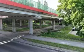 #PrzyjazneOsiedle Śr&oacute;dmieście / Teren pod parking pod wiaduktem przy ul. Zygmunta Starego
