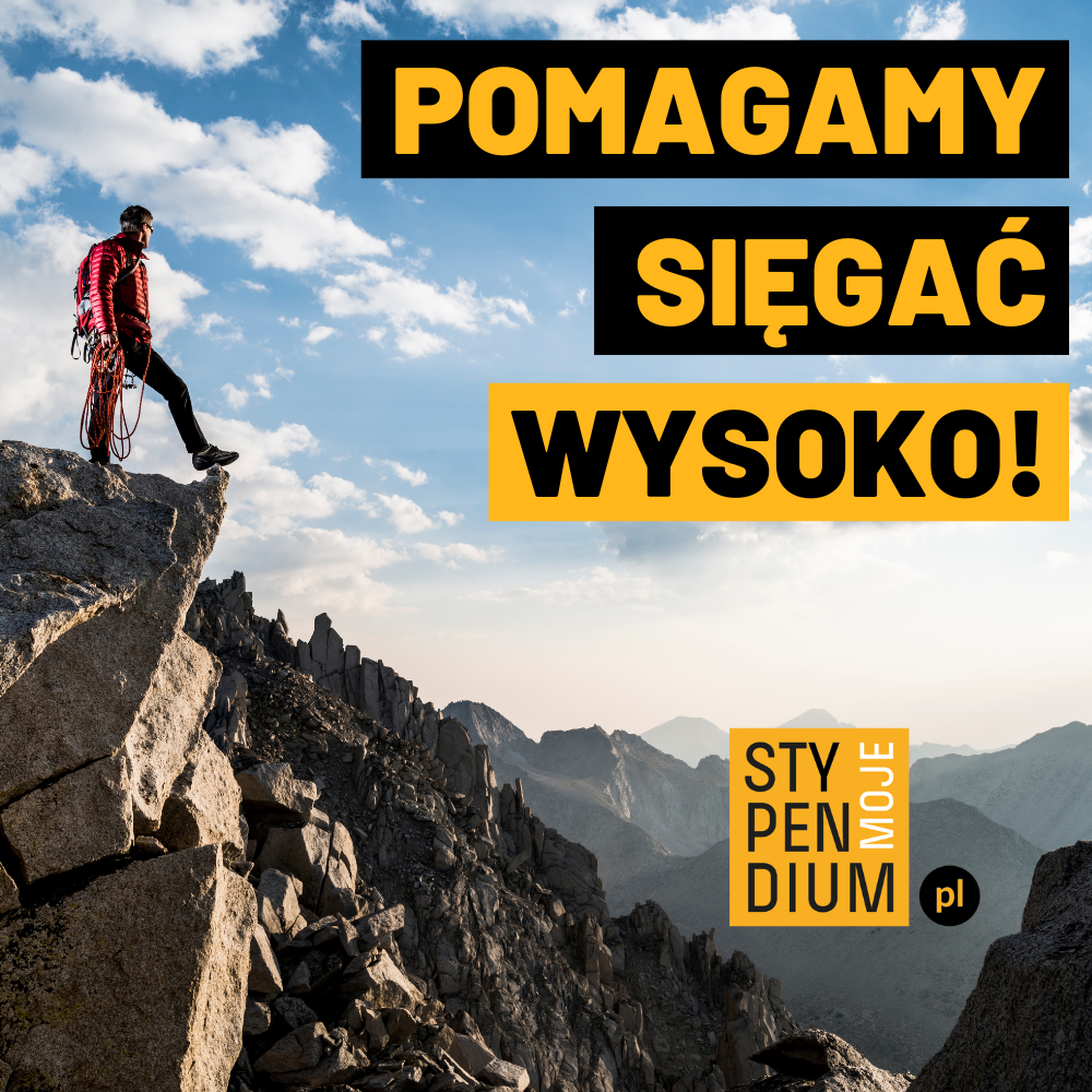 Pomagamy Sięgać Wysoko! MojeStypendium.pl Na zdjęciu góry i stojący na szczycie mężczyzna.