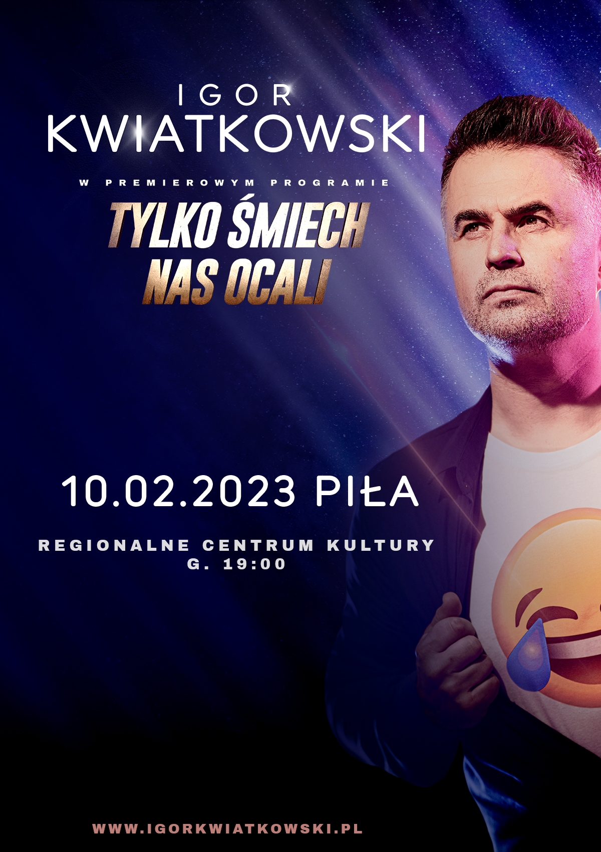 Igor Kwiatkowski | Tylko śmiech nas ocali Mężczyzna w blasku reflektora, treść: Igor Kwiatkowski w premierowym programie "tylko śmiech nas ocali" 10.02.2023 Piła, RCK godzina 19.00
