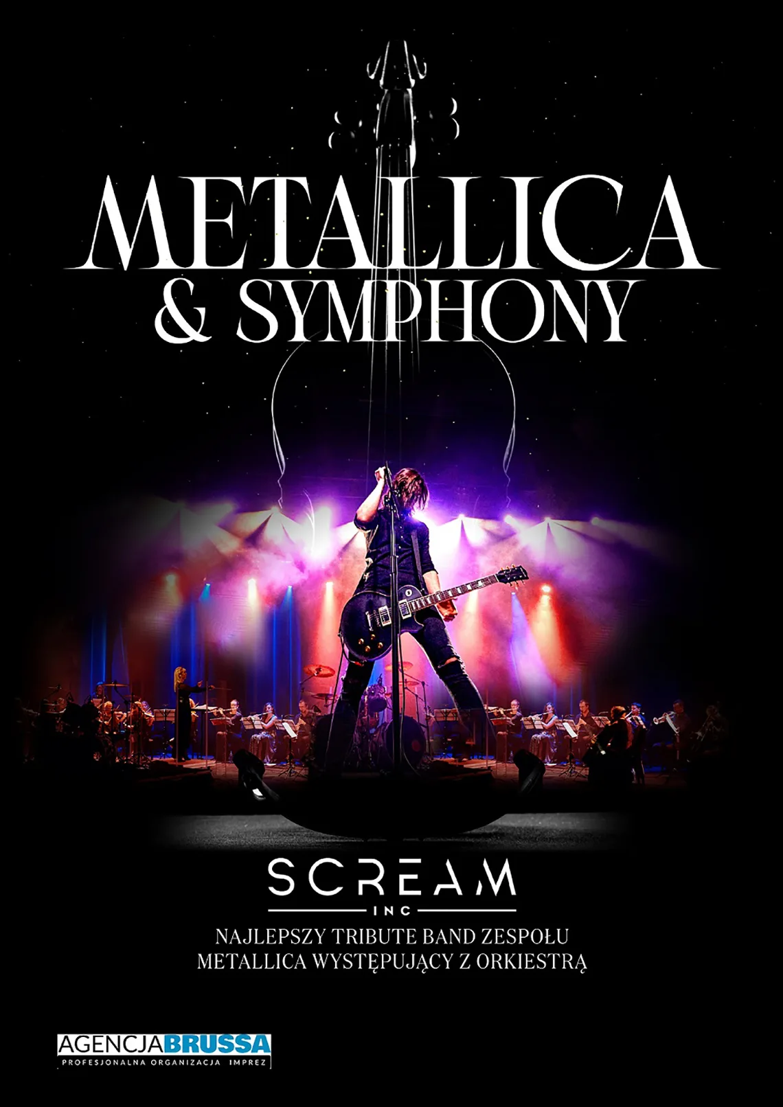 Metallica & Symphony by SCREAM INC. Mężczyzna z gitarą elektryczną przy mikrofonie na scenie, w tle orkiestra. Treść: Metallica & Symphony. Najlepszy tribute band zespołu metallica występujący z orkiestrą.