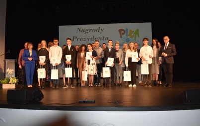 Zdjęcie do Nagrody prezydenta dla najlepszych uczni&oacute;w