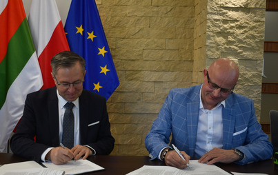 Zdjęcie do Umowa podpisana. Rusza rozbudowa dr&oacute;g na osiedlu Motylewo