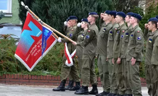 Zdjęcie do Pasowanie kadet&oacute;w klas 1 CK "Nauka"